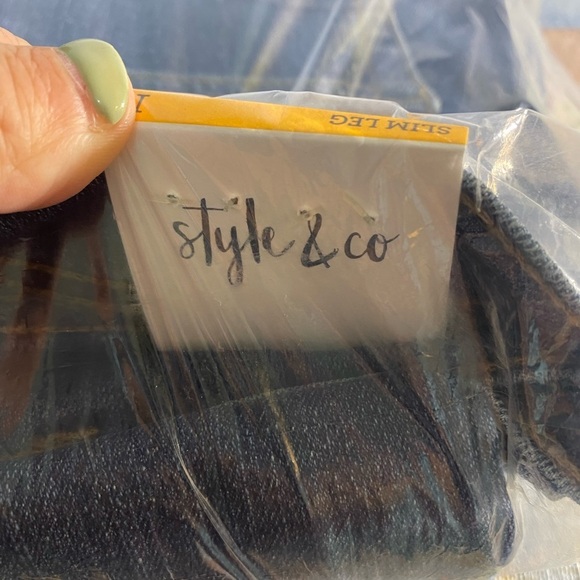 NEW WITH TAGS High Rise Tummy Control Jeans, 18 - Picture 7 of 8